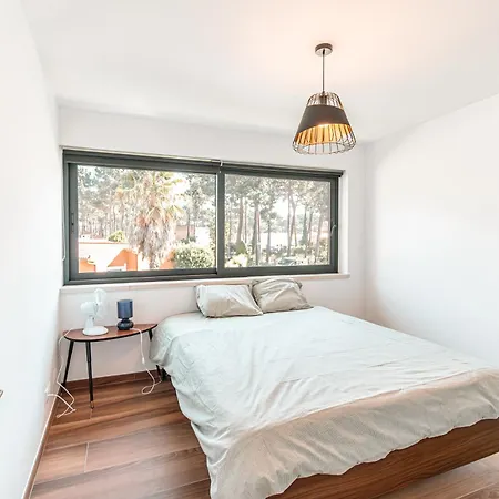 Villa In Golf & Pool Barbecue Almada