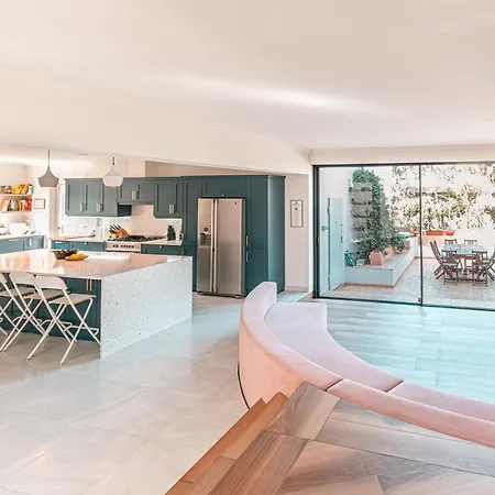 Villa In Golf & Pool Barbecue Almada
